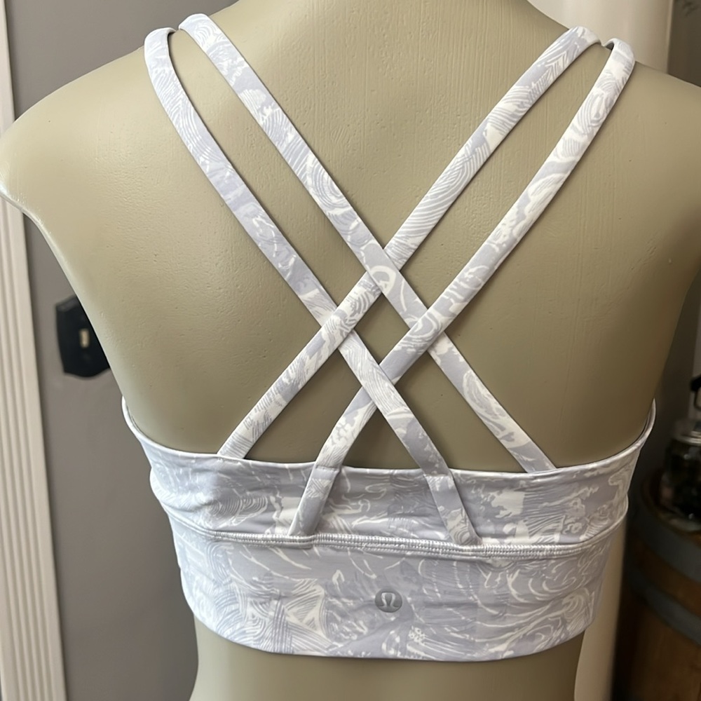 Lululemon - Picture 3 of 5